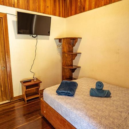 Cowboy Hostel - Habitaciones Con Bano Privado Monteverde 外观 照片